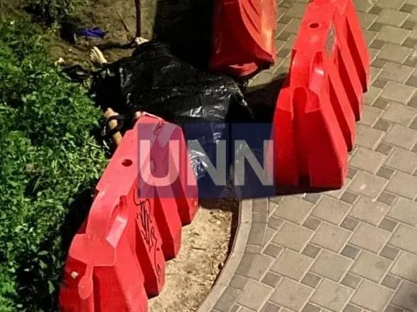 u-kiyevi-v-richtsi-viyavili-zakrivavlene-tilo-cholovika