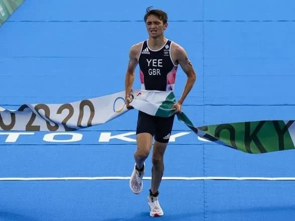 britanski-triatlonisti-stali-pershimi-olimpiyskimi-chempionami-v-zmishaniy-estafeti