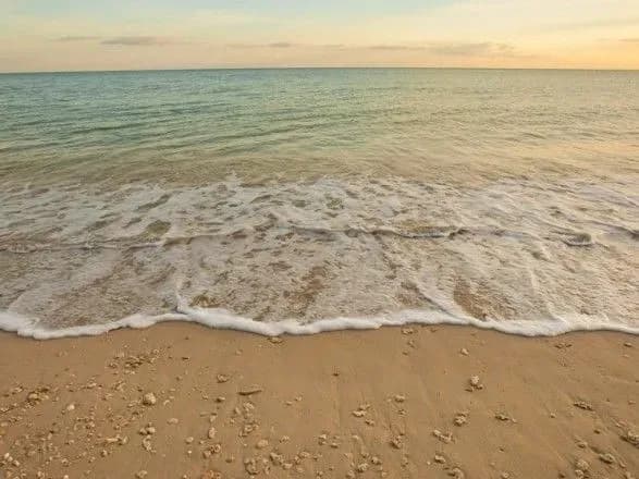 voda-u-chornomu-ta-azovskomu-moryakh-progrilas-do-28