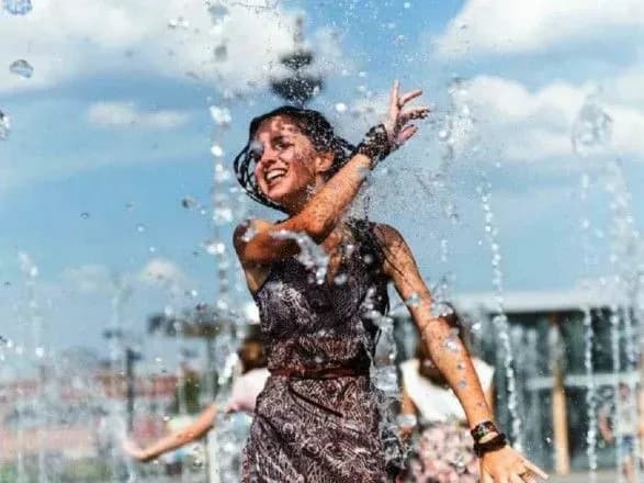 speka-do-37-grozi-ta-grad-sinoptiki-dali-prognoz-na-pochatok-serpnya