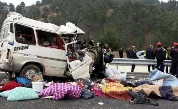 u-turechchini-trapilasya-sche-odna-dtp-ye-zagibli-i-poraneni