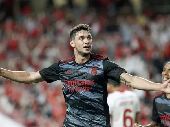 liga-chempioniv-yaremchuk-zabiv-gol-spartaku-u-debyutniy-gri-za-benfiku