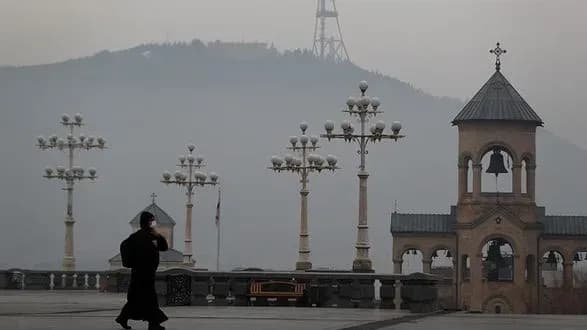 u-gruziyi-zafiksovano-noviy-rekord-kilkosti-smertey-covid-19-z-pochatku-pandemiyi