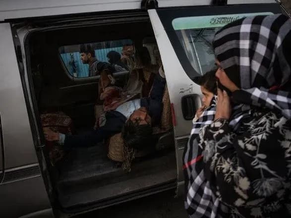 vibukh-v-aeroportu-kabula-desyatki-zhertv-poraneni-inozemni-viyskovi-scho-vidomo-narazi