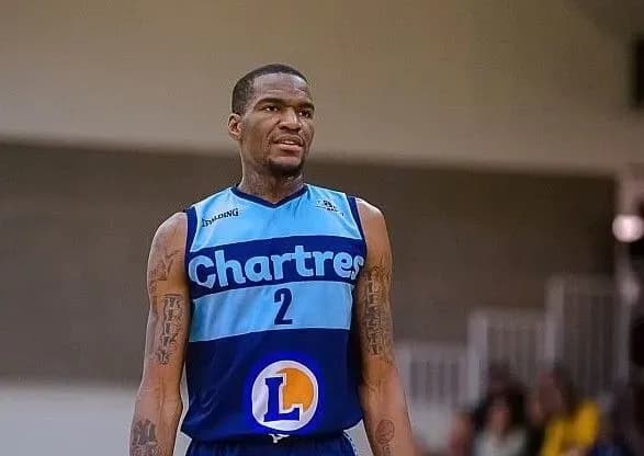 bk-cherkaski-mavpi-popovniv-ryadi-drugim-amerikanskim-legionerom