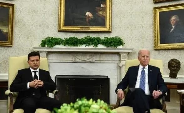 bez-energiyi-i-vpevnenosti-fiziognomist-rozpoviv-chomu-zelenskiy-ne-zadovoleniy-zustrichchyu-z-baydenom