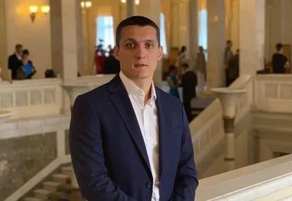 mayzhe-50-tikh-khto-priyikhav-u-nichniy-klub-na-vlasnomu-avto-potim-sidayut-za-kermo-napidpitku-prodyuser-nadzvichayne-live