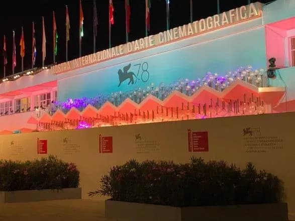 film-pro-odesku-zhinochu-koloniyu-stav-prizerom-venetsianskogo-kinofestivalyu