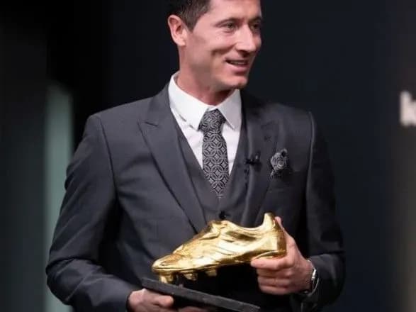 futbol-robert-levandovski-otrimav-zolotu-butsu