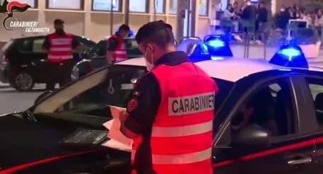 italiyska-politsiya-zaareshtuvala-na-sitsiliyi-ponad-piv-sotni-mafiozi