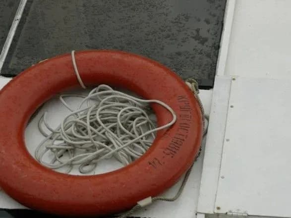 u-bilomu-mori-tone-privatne-sudno-na-bortu-pyatero-lyudey