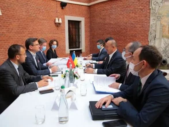 peregovori-v-aktivniy-fazi-ukrayina-i-turechchina-pratsyuyut-nad-posilennyam-bezpeki-u-chornomu-mori