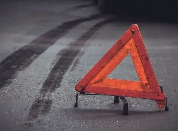 dvi-furi-zitknulis-na-zhitomirschini-u-zatori-zastryagli-sotni-avtivok