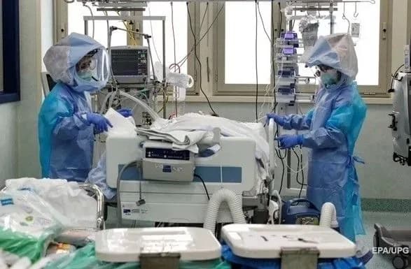 v-izrayili-vid-postkovidnogo-sindromu-pomer-pershiy-zhitel-nim-stav-16-richniy-pidlitok