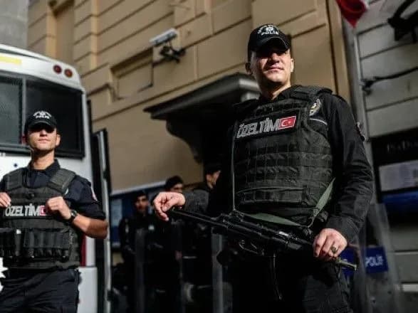 u-turechchini-zatrimali-rosiyanina-yakiy-gotuvav-zamakh-na-kritika-kadirova