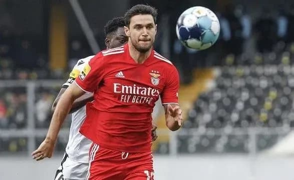 napadnik-zbirnoyi-ukrayini-zatsikaviv-italiyskiy-milan