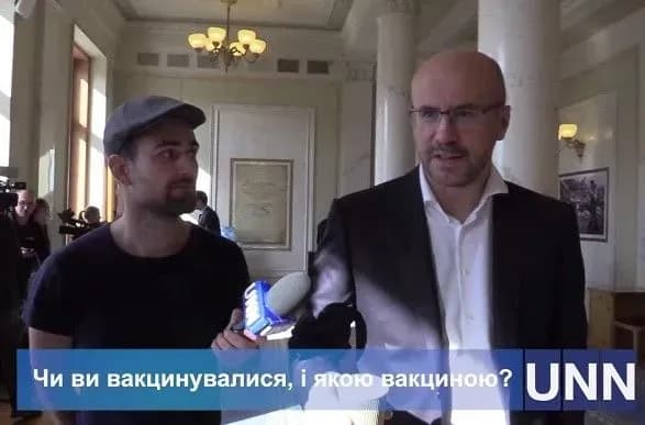 vaktsinuvavsya-deputatskoyu-vaktsinoyu-nardepi-rozpovili-chi-zrobili-scheplennya-vid-covid-19
