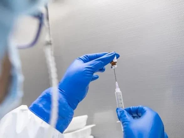 u-ssha-rozpochali-viprobuvannya-pershoyi-vaktsini-proti-raku-grudey