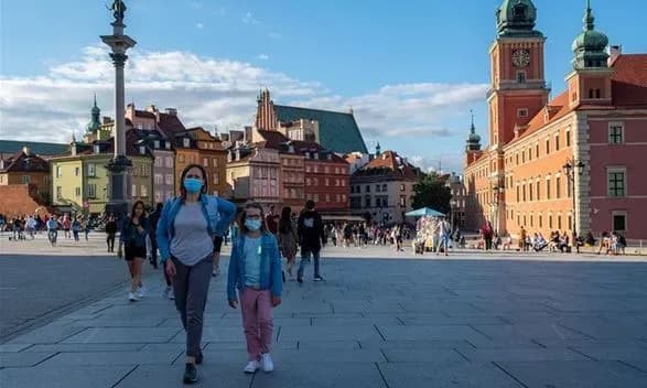 u-polschi-zareyestruvali-naybilshu-kilkist-vipadkiv-covid-19-vid-travnya