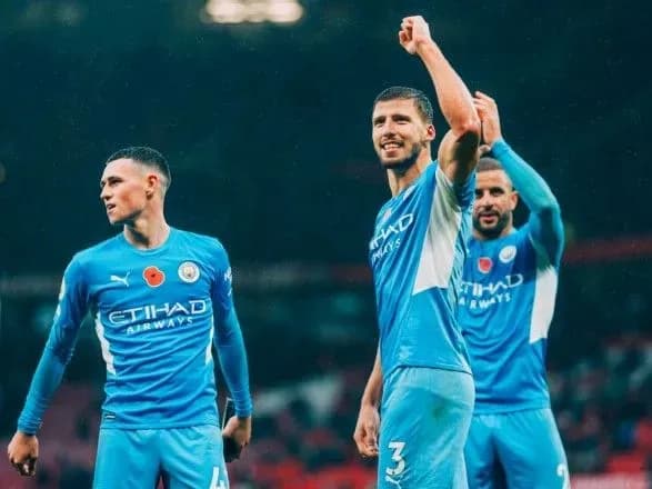 klub-zinchenka-svyatkuvav-peremogu-v-manchesterskomu-derbi