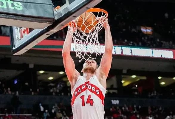 rezultativniy-vistup-mikhaylyuka-ne-vryatuvav-toronto-vid-porazki-v-nba