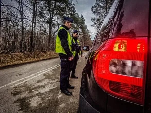 polska-politsiya-zayavila-pro-proriv-grupi-migrantiv-iz-bilorusi-naperedodni-chastinu-z-nikh-zatrimali