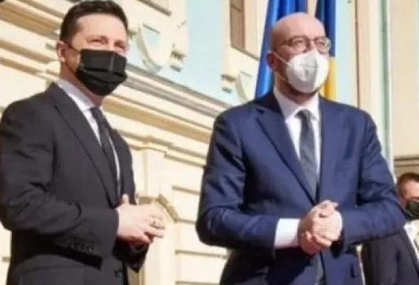 zelenskiy-obgovoriv-z-golovoyu-yevroradi-situatsiyu-na-biloruskomu-kordoni