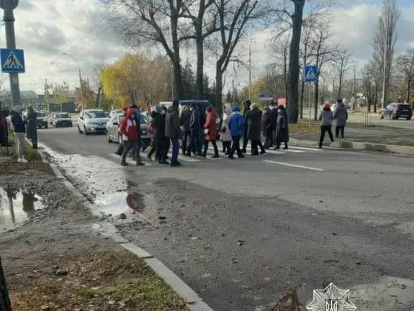 u-kiyevi-mitinguvalniki-perekrili-povitroflotskiy-prospekt