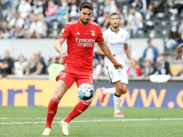 futbolist-zbirnoyi-ukrayini-zatsikaviv-barselonu-zmi