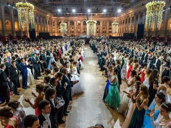 v-avstriyi-cherez-koronavirus-znovu-skasuvali-videnskiy-bal