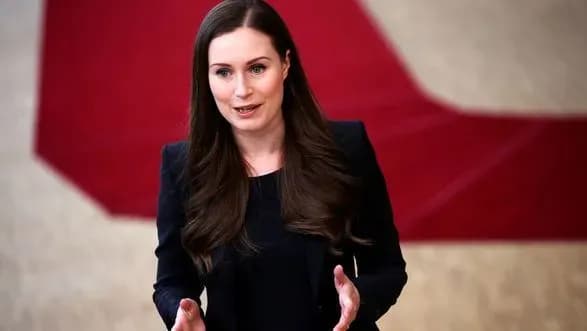 premyer-ministra-finlyandiyi-zastukali-v-nichnomu-klubi-pislya-zarazhennya-covid-19-zmi