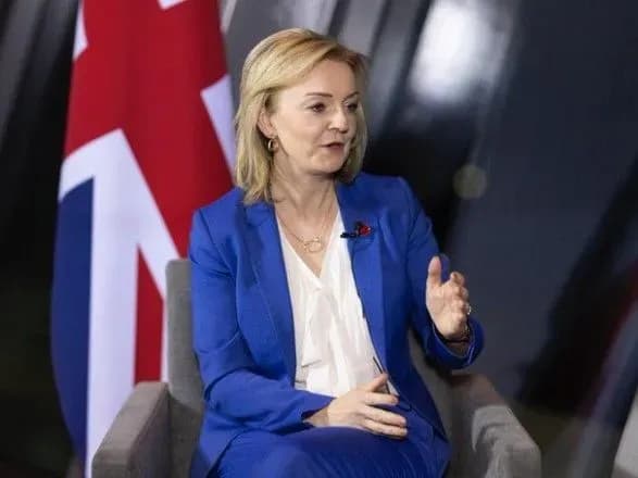 velika-britaniya-na-zustrichi-g7-poperedzhaye-rosiyu-pro-seryoznu-tsinu-za-vtorgnennya-v-ukrayinu