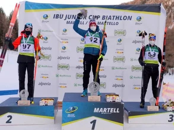 ukrayinskiy-biatlonist-vigrav-nagorodu-yuniorskogo-kubku-ibu