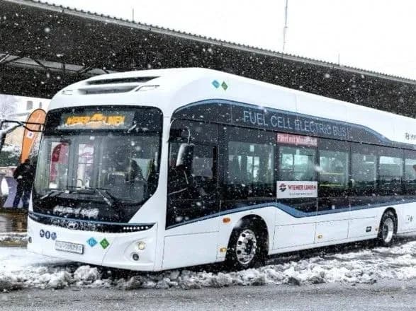 ekologichniy-transport-v-avstriyi-testuyut-vodneviy-avtobus-hyundai