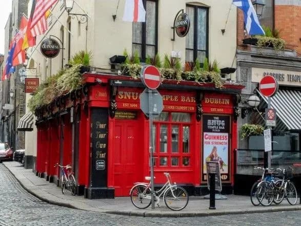 spalakh-covid-19-v-irlandiyi-vvedeno-komendantsku-godinu