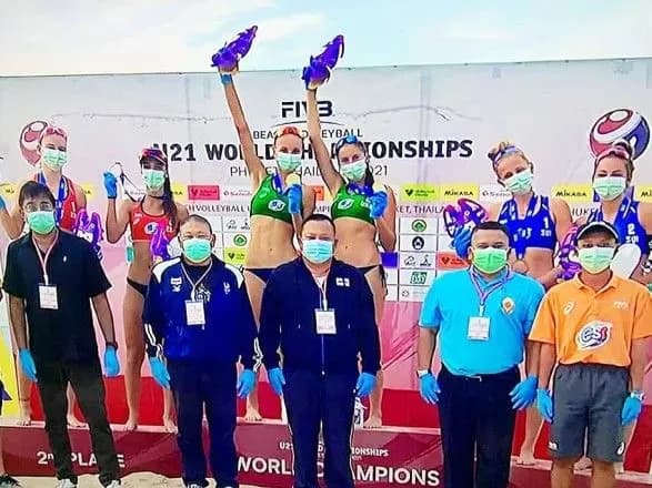ukrayinski-voleybolistki-viboroli-zvannya-chempionok-svitu-z-plyazhnogo-voleybolu