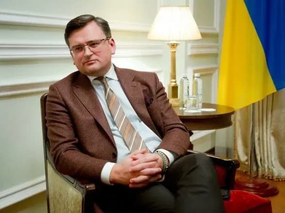 kuleba-zaklikav-zakhid-rozyasniti-sanktsiyi-dlya-moskvi-v-razi-rosiyskogo-vtorgnennya