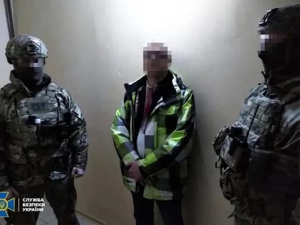 ogolosiv-sebe-prezidentom-ta-sformuvav-tinoviy-uryad-u-dnipri-vikrili-lidera-feykovogo-narodovladdya