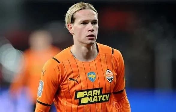 chetvero-ukrayintsiv-uviyshli-do-chisla-naykraschikh-molodikh-futbolistiv-svitu