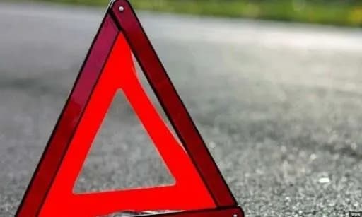 u-dnipri-tramvay-ziyshov-z-reyok-i-na-smert-zbiv-pishkhoda