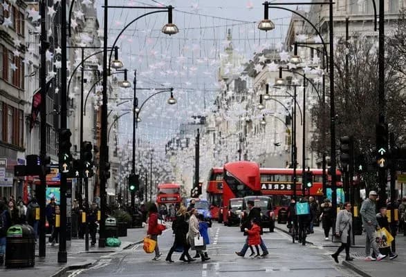 velika-britaniya-povidomila-pro-nayvischi-schodenni-vipadki-zakhvoryuvannya-covid-19-129-471