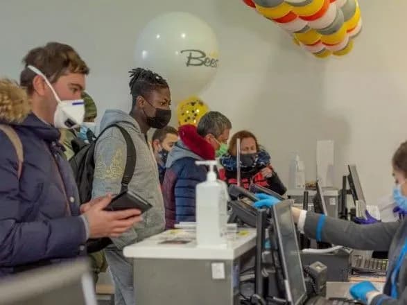 negoda-poki-ne-vplinula-na-reysi-v-aeroportakh-situatsiya-po-regionakh