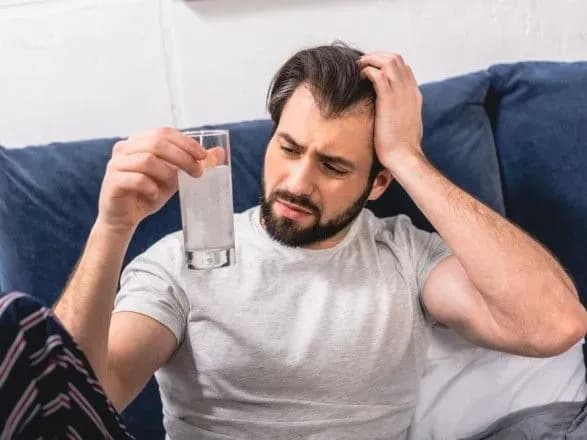 za-ostanni-12-misyatsiv-ukrayintsi-kupili-mayzhe-700-tis-upakovok-medikhronalu-dlya-borotbi-z-pokhmillyam