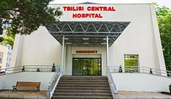 u-gruziyi-kilkokh-aktivistiv-yaki-goloduyut-za-zvilnennya-saakashvili-gospitalizuvali-iz-sertsevim-napadom-zmi