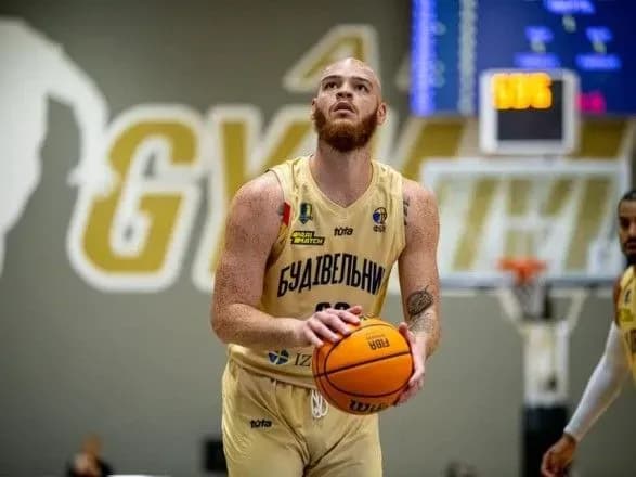 bk-budivelnik-rozirvav-ugodu-iz-amerikanskim-forvardom