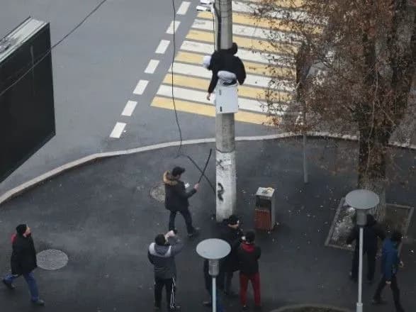 kazakhstan-u-nur-sultani-vidnovili-dostup-do-drotovogo-internetu