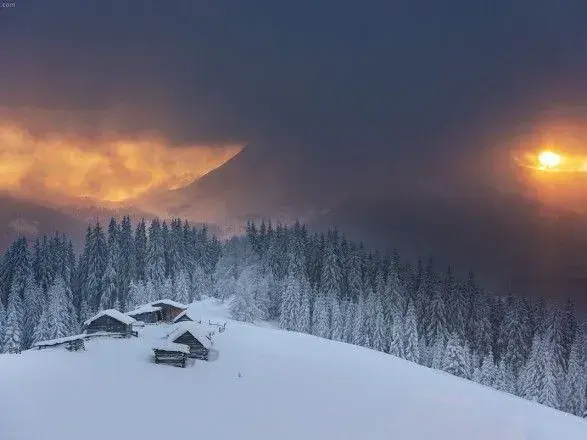 u-karpatakh-ryatuvalniki-shukayut-chotirokh-lizhnikiv