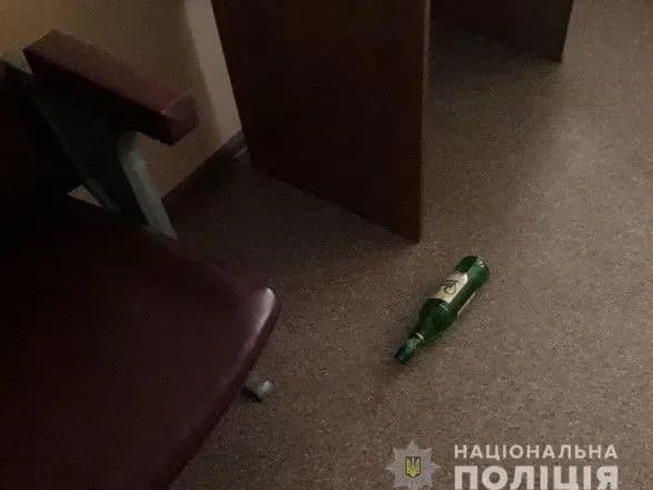 layavsya-i-pogrozhuvav-na-zaporizhzhi-cholovik-obliv-pivom-zastupnika-mera-i-zirvav-naradu