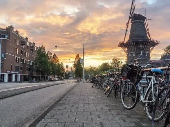 niderlandi-do-kintsya-misyatsya-skasuyemo-bilshist-karantinnikh-obmezhen