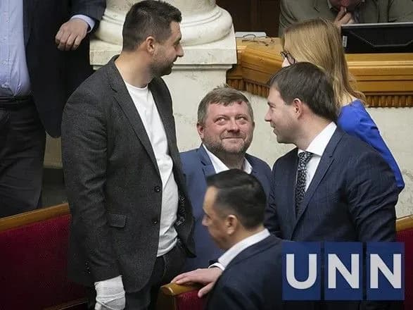 rada-privyazala-oklad-nardepiv-do-prozhitkovogo-minimumu